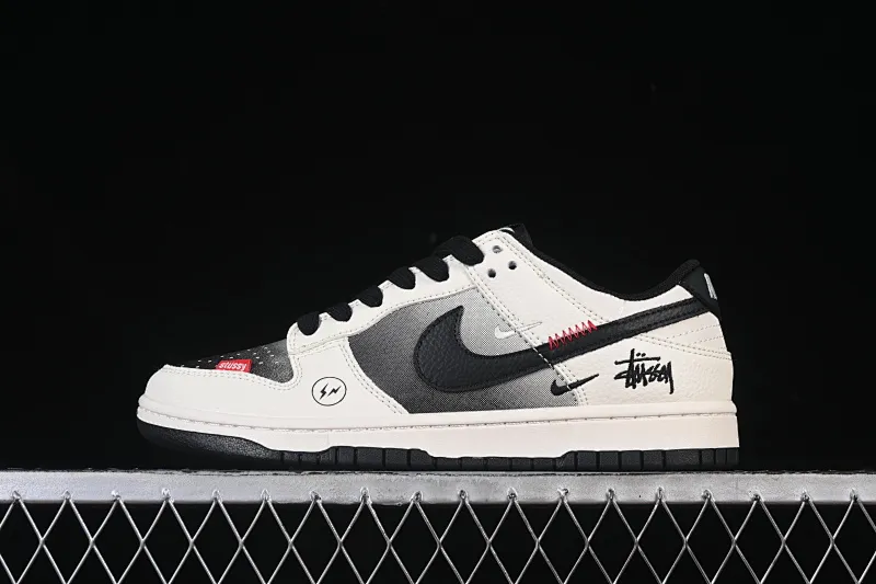 All categories Nk SB Dunk Series Nk SB Dunk Low High-end customized low-top sneakers Nike SB Dunk Low Stusi co-branded Lightning gradient beige black Anniversary high-end customized low-top casual sneakers QW5836-020